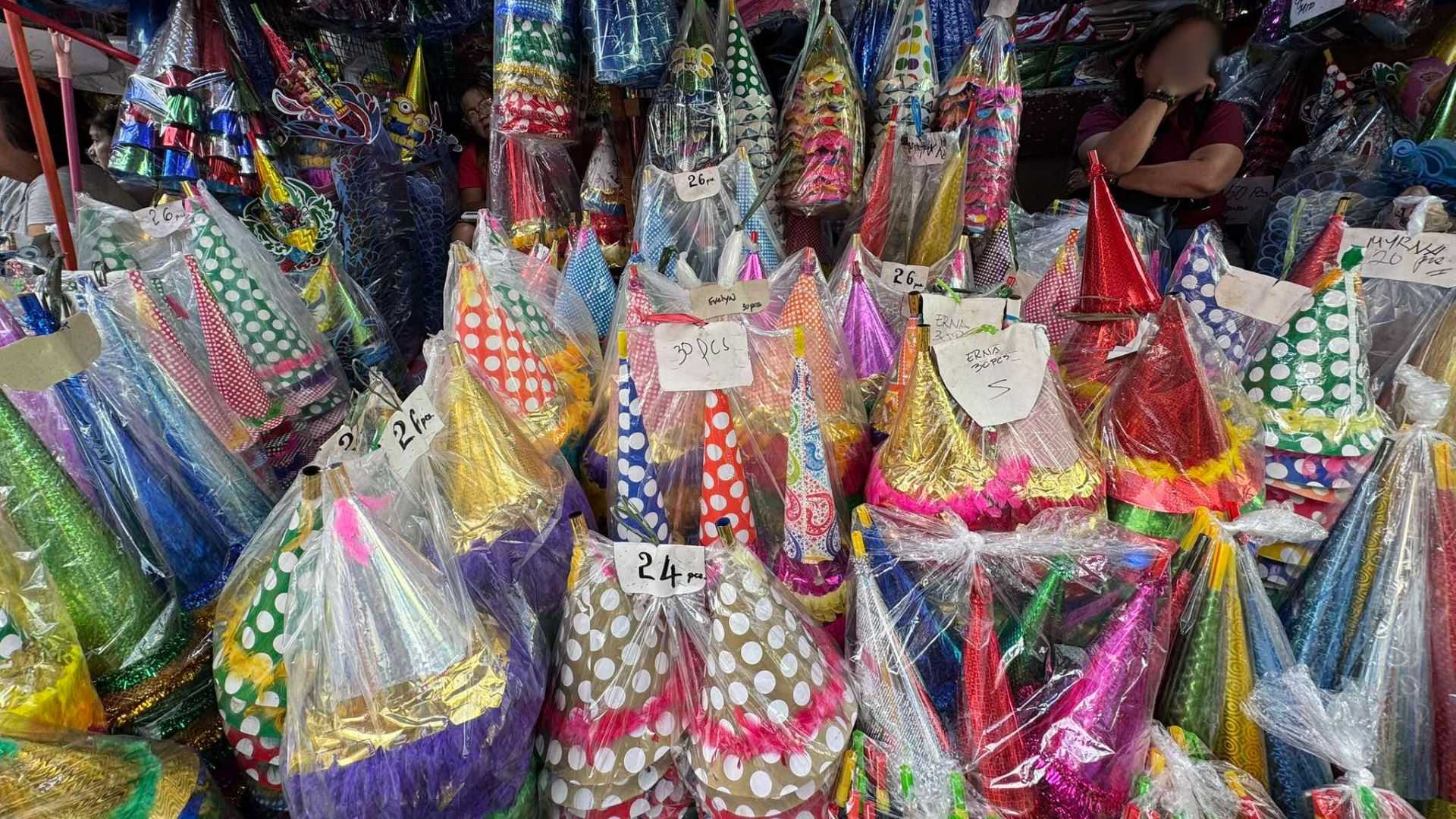 Shoppers rush to Divisoria to buy "torotot" for the holidays