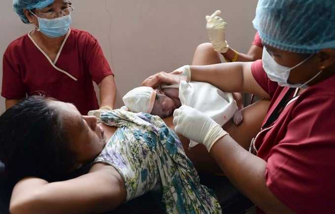 Solon seeks to strengthen midwifery in PH's health care system
