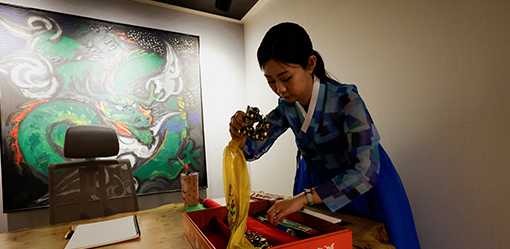 South Korea's young shamans revive ancient tradition with social media