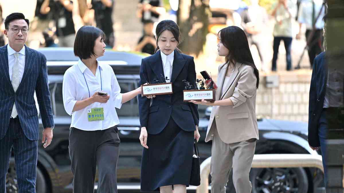 South Korea's former first lady imprisoned after court issues warrant