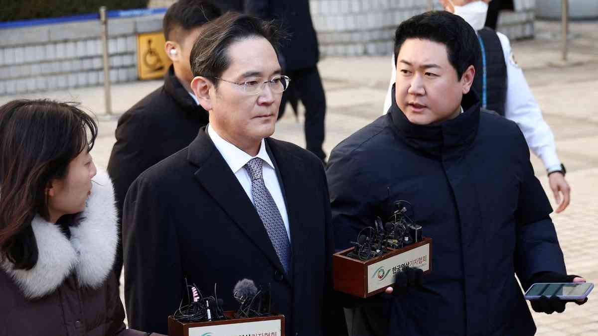 South Korea's top court clears Samsung Chairman Lee in 2015 merger fraud case