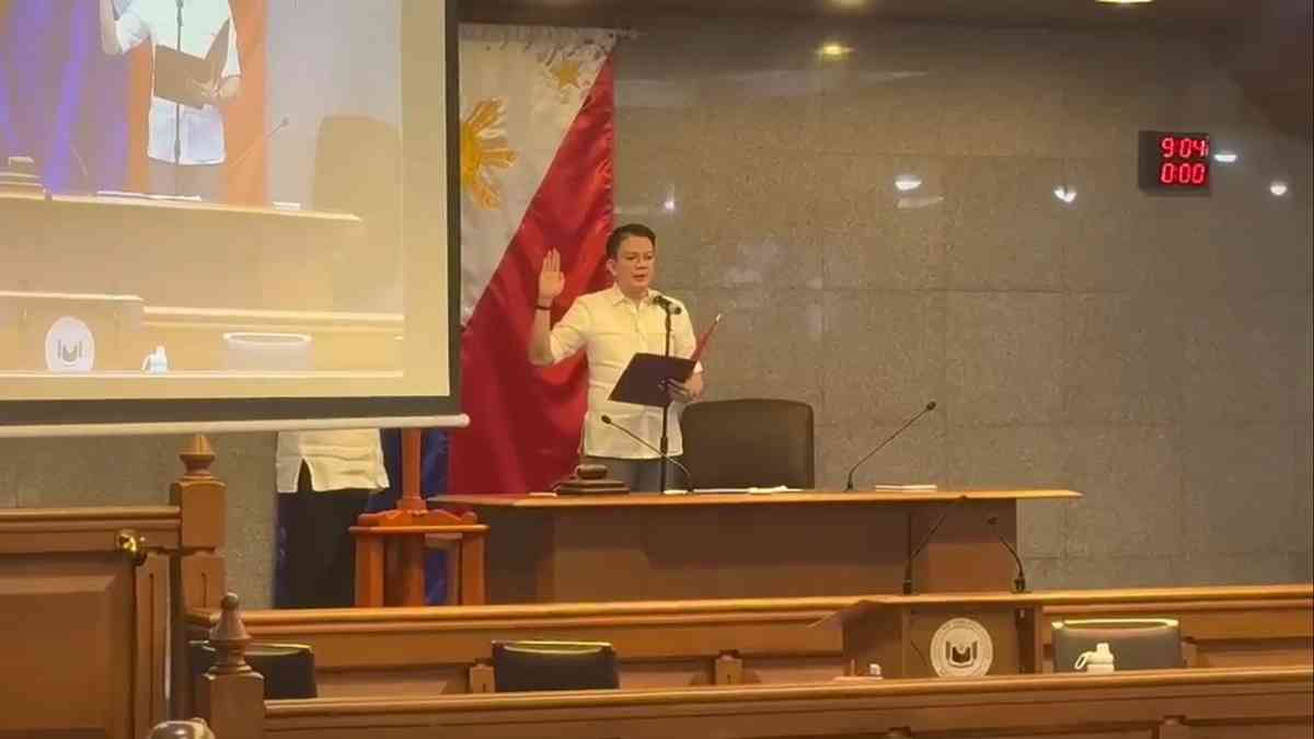 SP Escudero takes oath as presiding officer in VP Sara impeachment trial