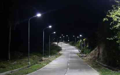 DPWH: Standard design already set for solar-powered lights on nat'l roads