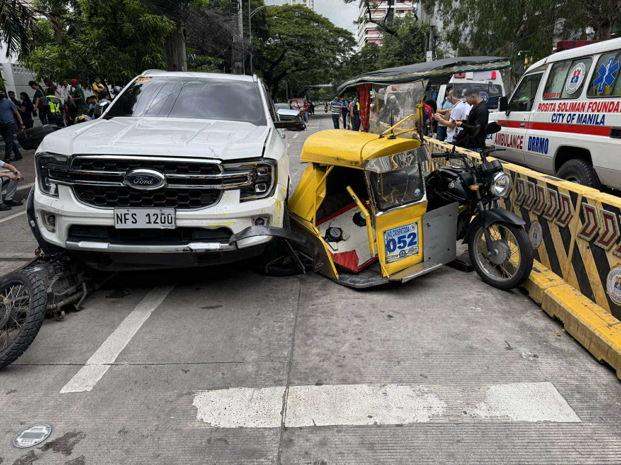 SUV crashes into 13 vehicles on UN Avenue; 6 injured