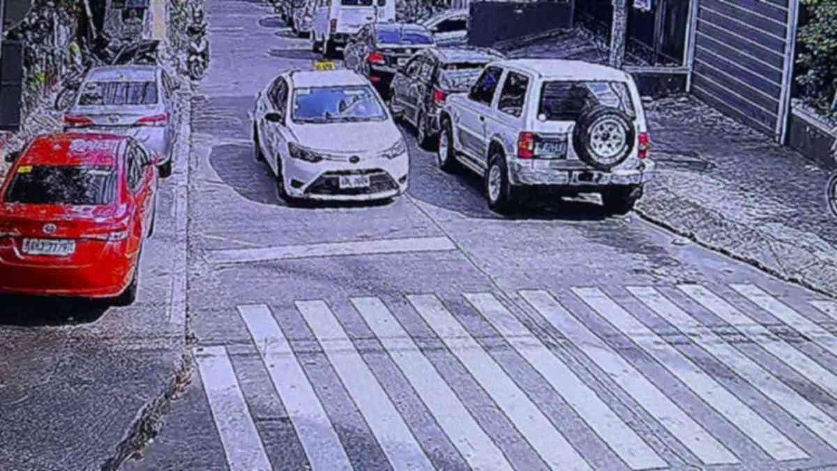 Taxi driver, operator face show cause order after driver speeds off with excess payment