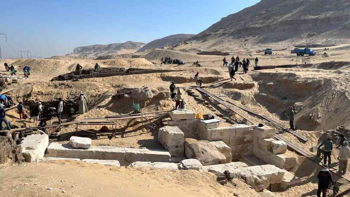 Tomb of unidentified ancient Egyptian pharaoh discovered