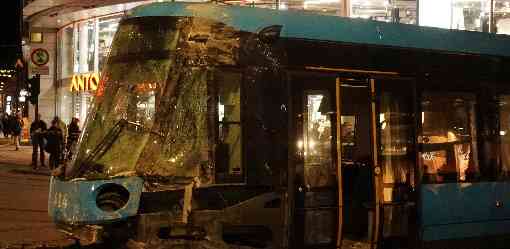 Tram derails and crashes into shop in Oslo injuring four