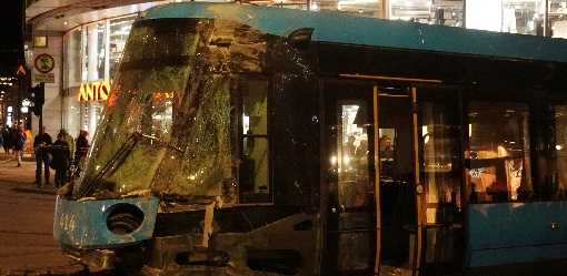Tram derails and crashes into shop in Oslo injuring four