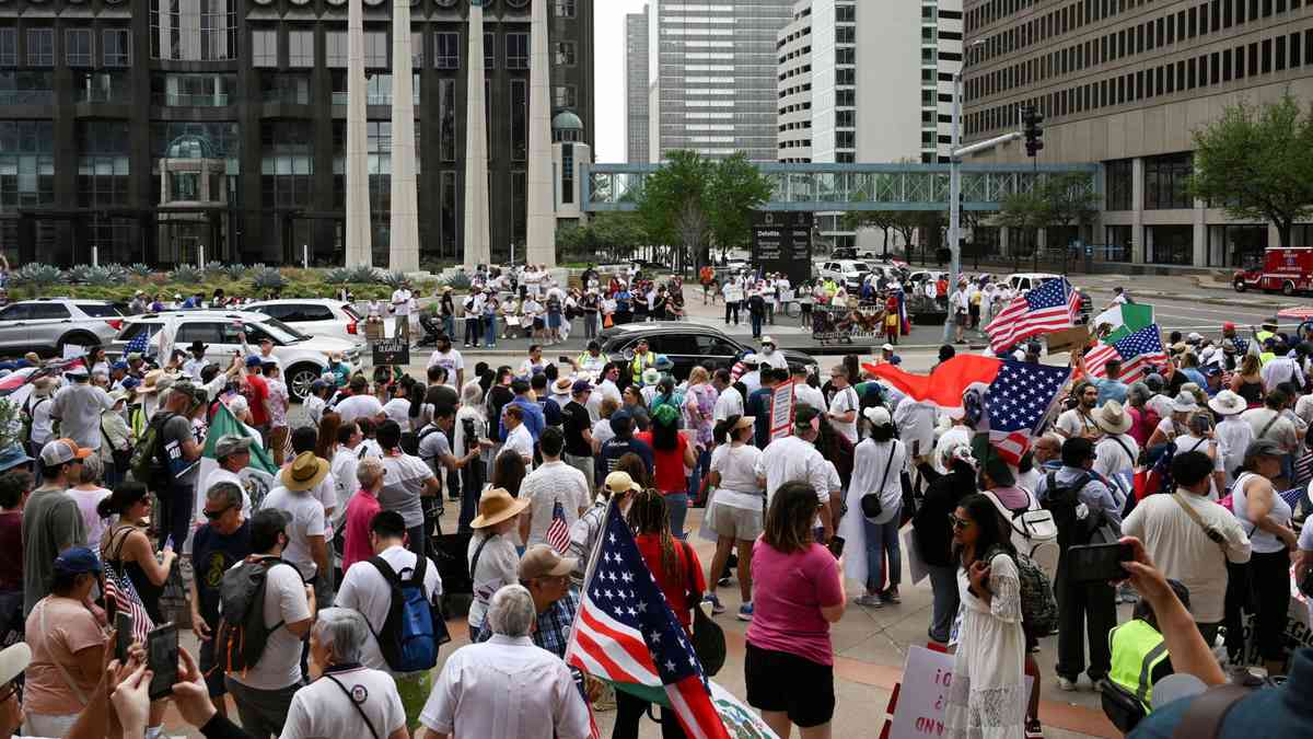 Trump seeks to revoke immigrants' Social Security numbers