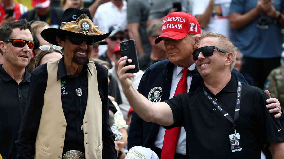 Trump spares smartphones, computers, other electronics from China tariffs