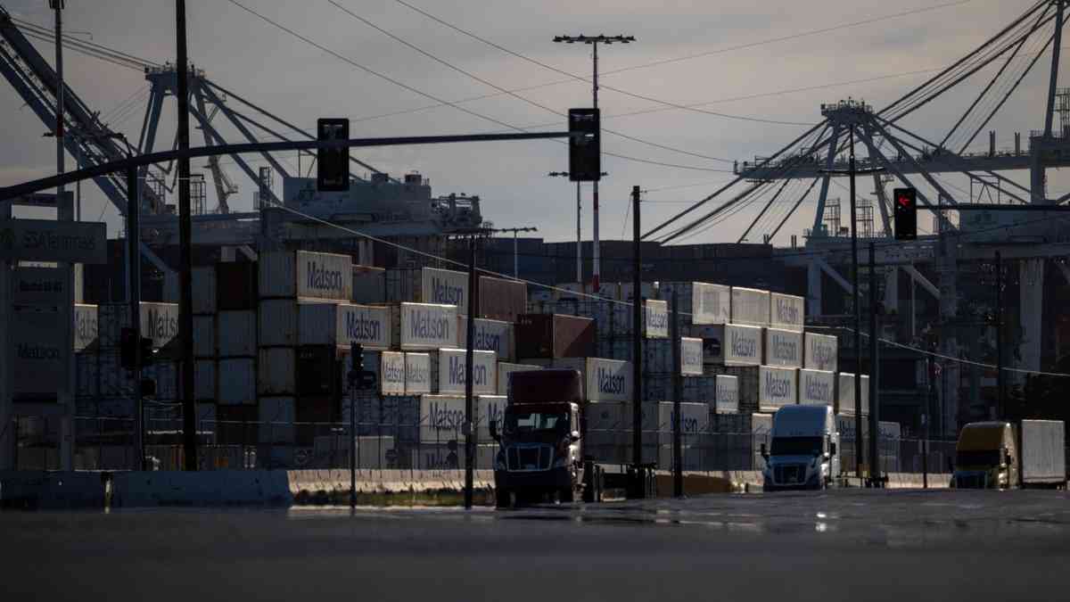 Trump's week of tariff turmoil rings recession alarm