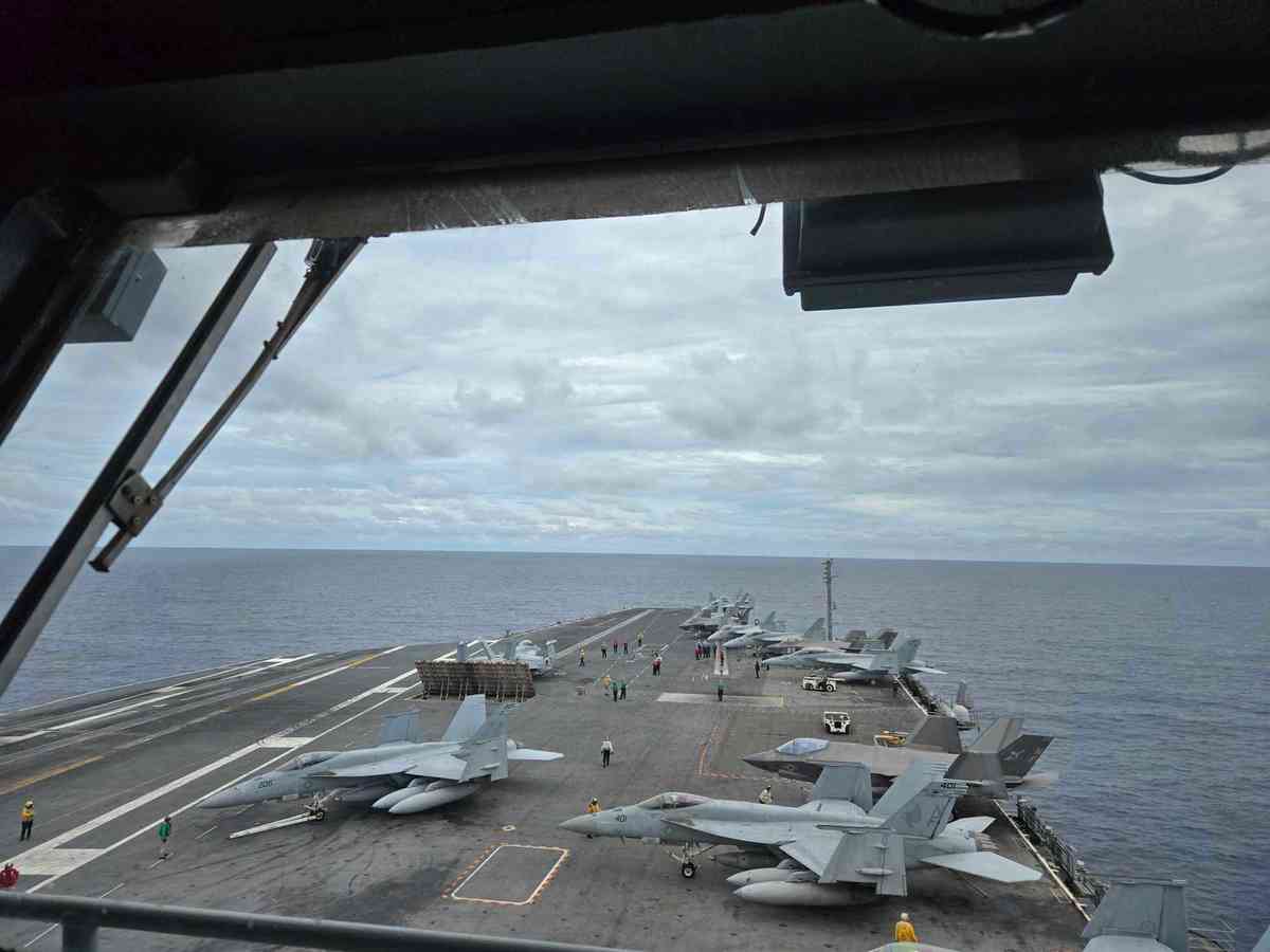 U.S. aircraft carrier USS George Washington visits Manila; makes port call