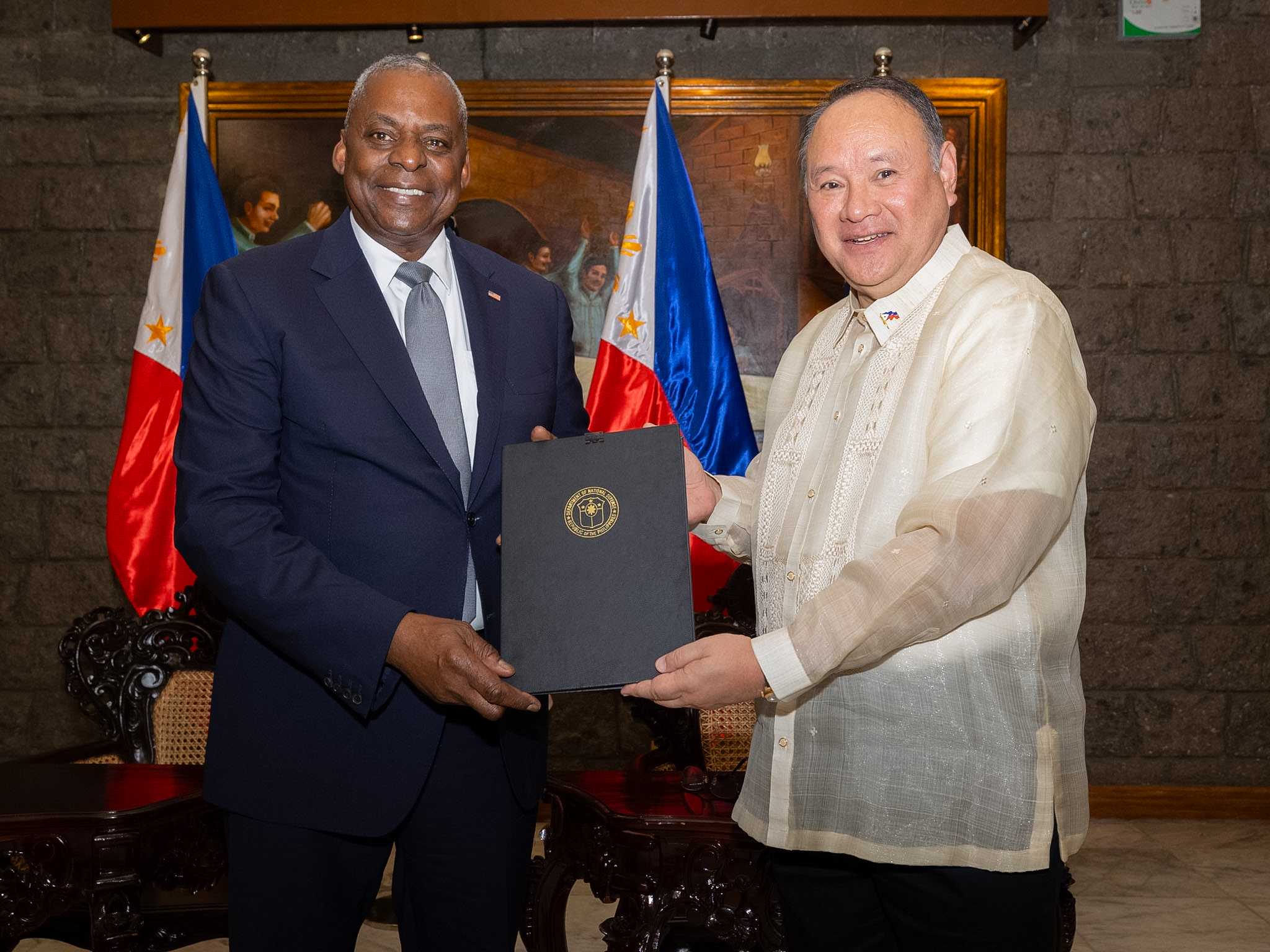 U.S., PH sign military intel-sharing pact