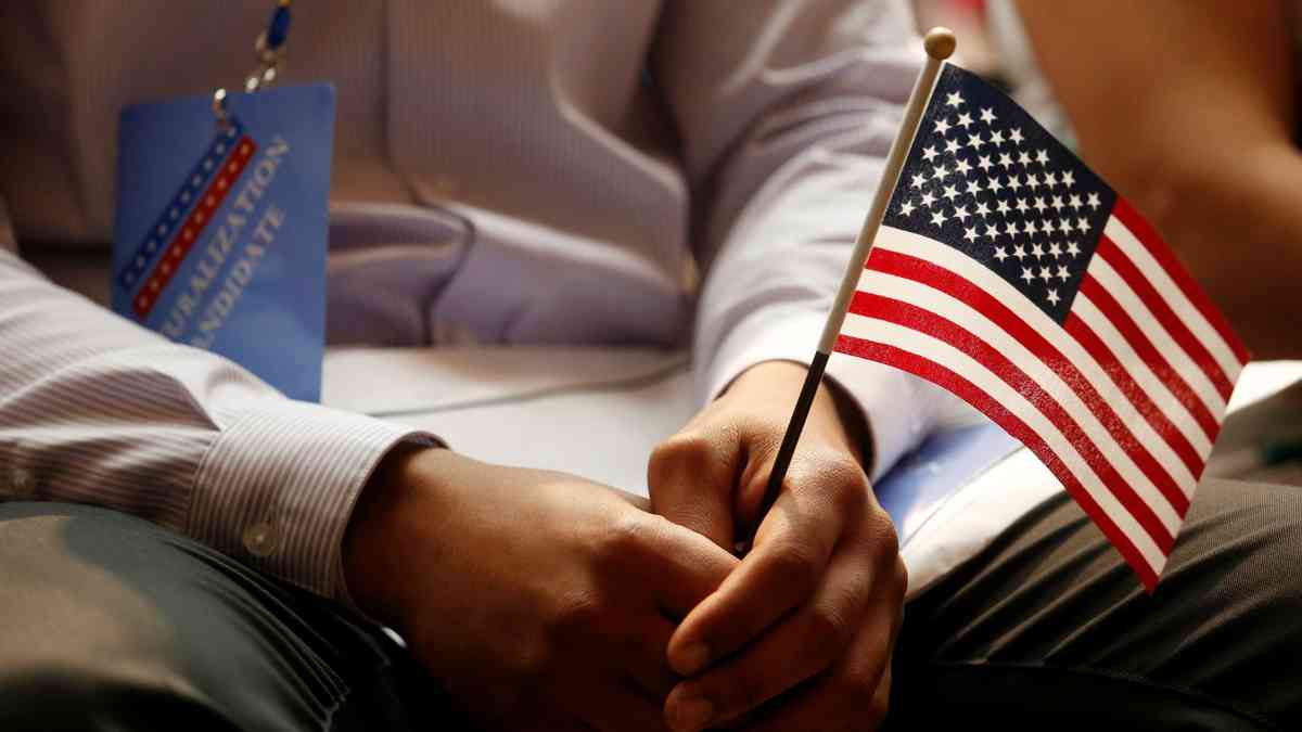 US to screen social media of immigrants, rights advocates raise concerns