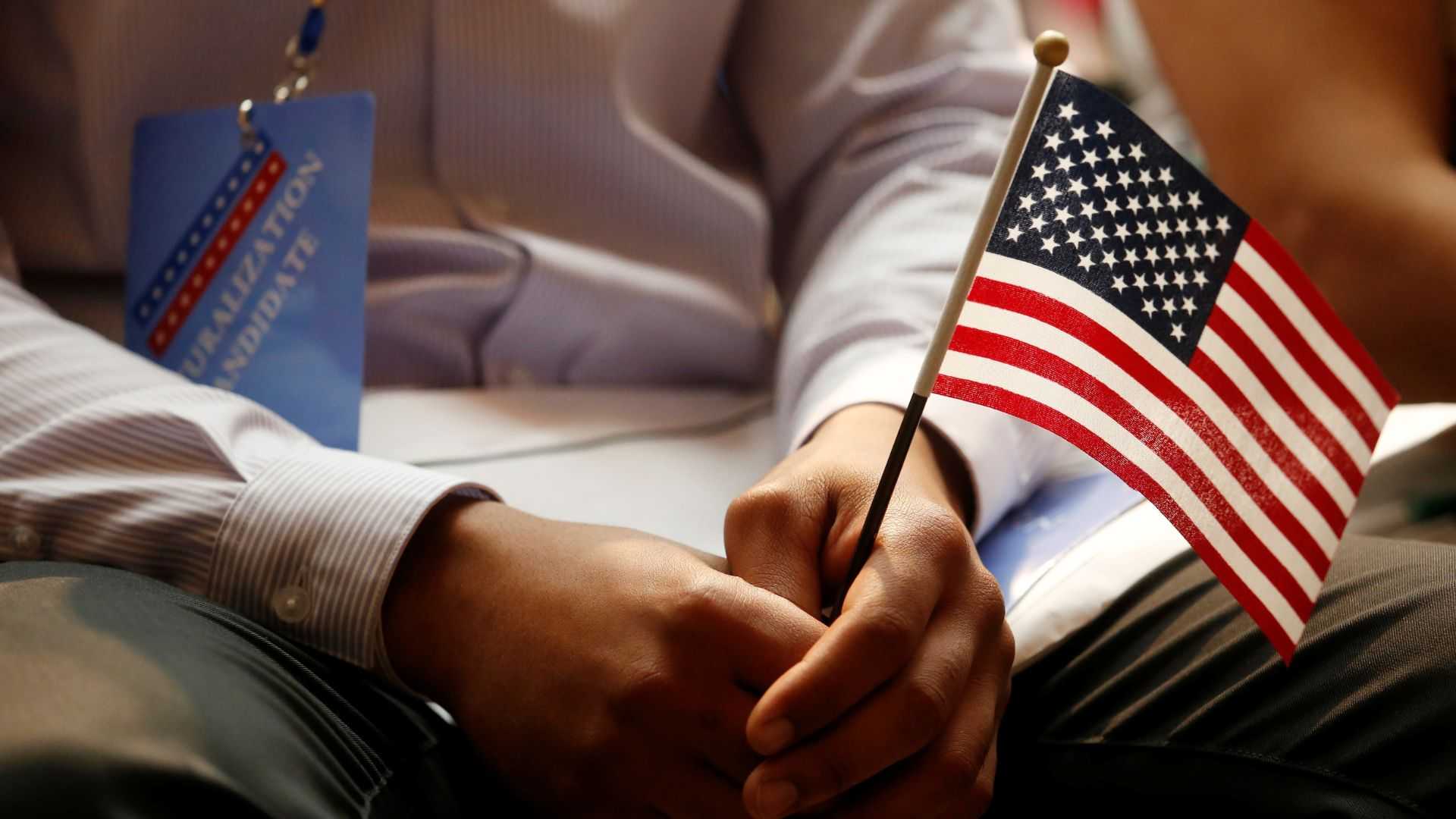 US to screen social media of immigrants, rights advocates raise concerns