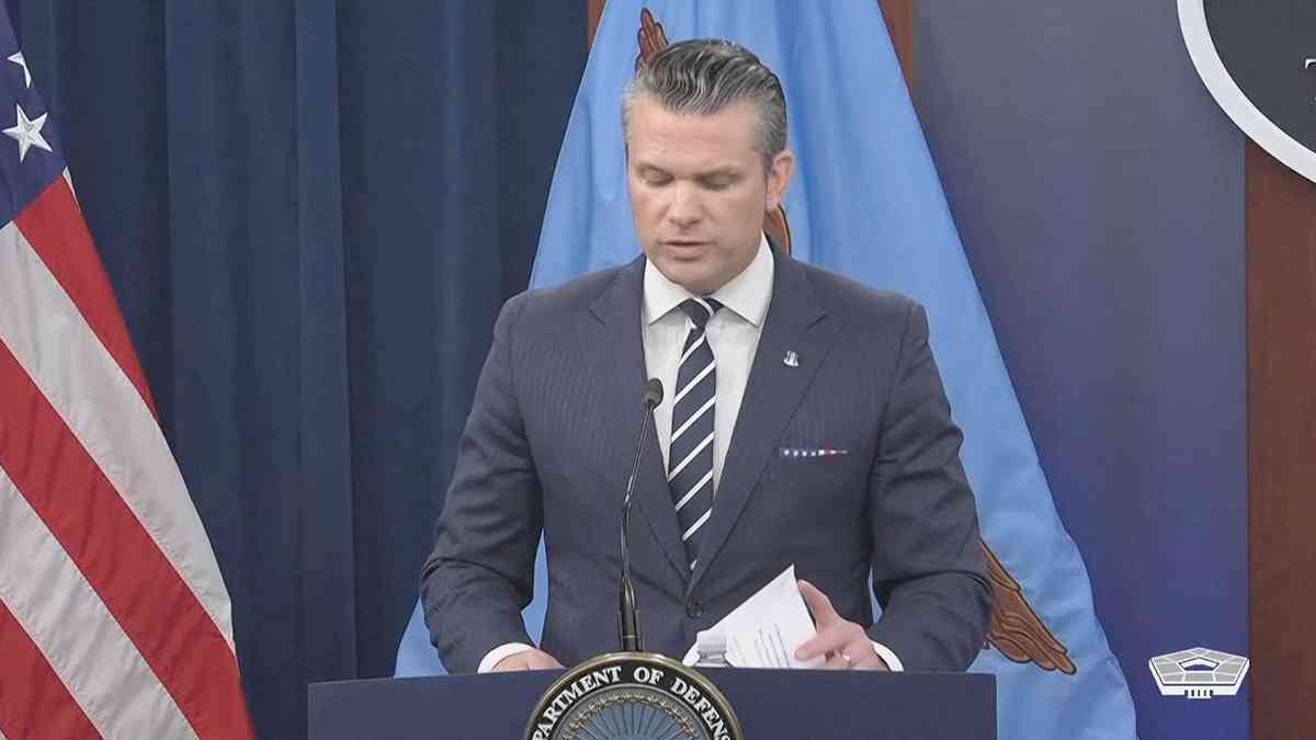 US warns against Iran retaliation as Trump raises 'regime change'