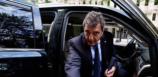 Voter anger, apathy hang over Argentina primary elections
