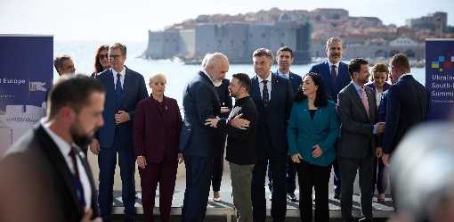 Zelenskiy sees 'opportunity' to end war in Ukraine by 2025